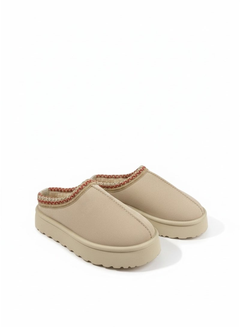 Vbranda A cozy winter slip-on designed with a closed front - Image 1